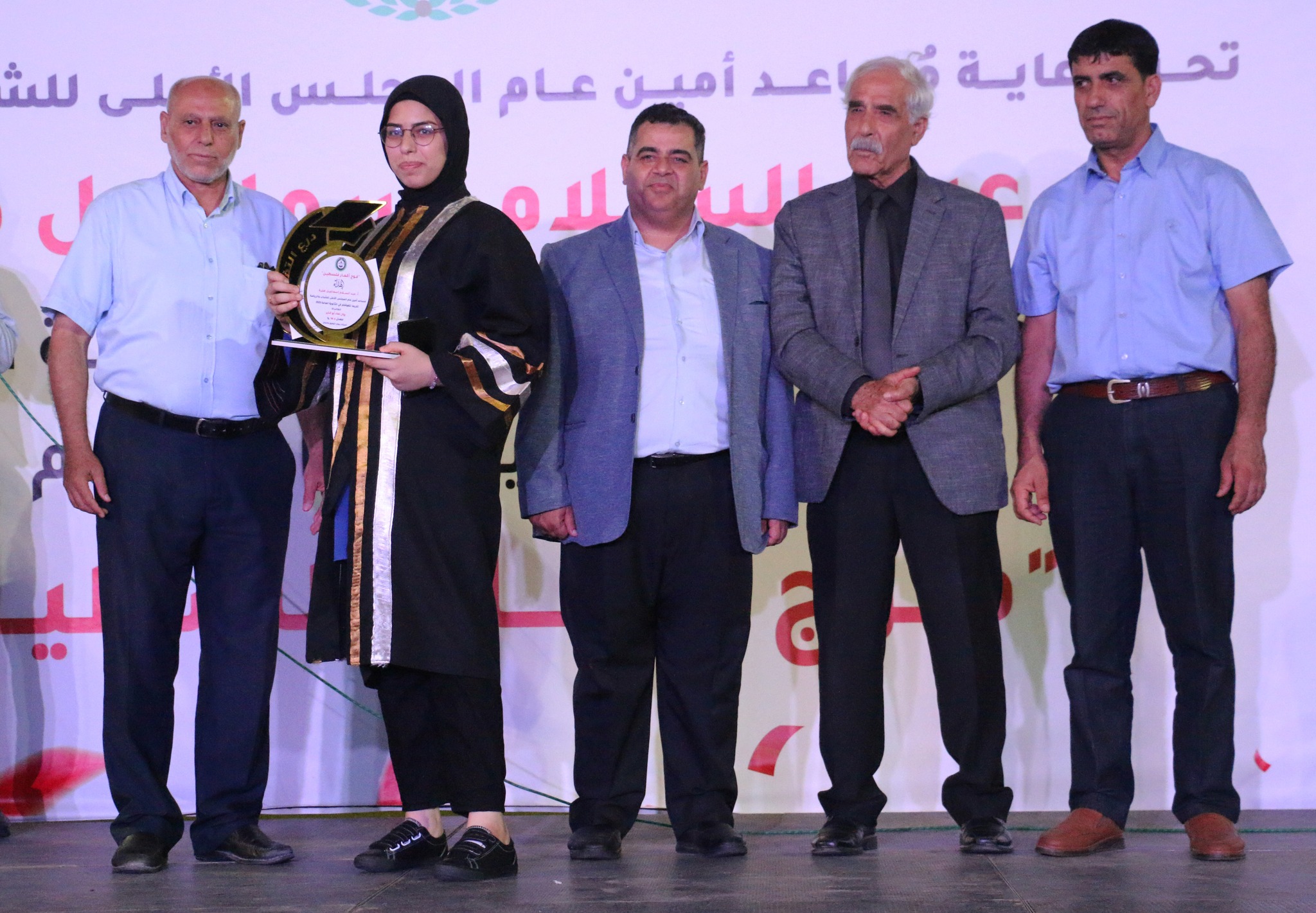 حفل تكريم 250 من المتفوقين من الرياضيين وأبناءهم في الثانوية العامة " فوج أقمار فلسطين " | 