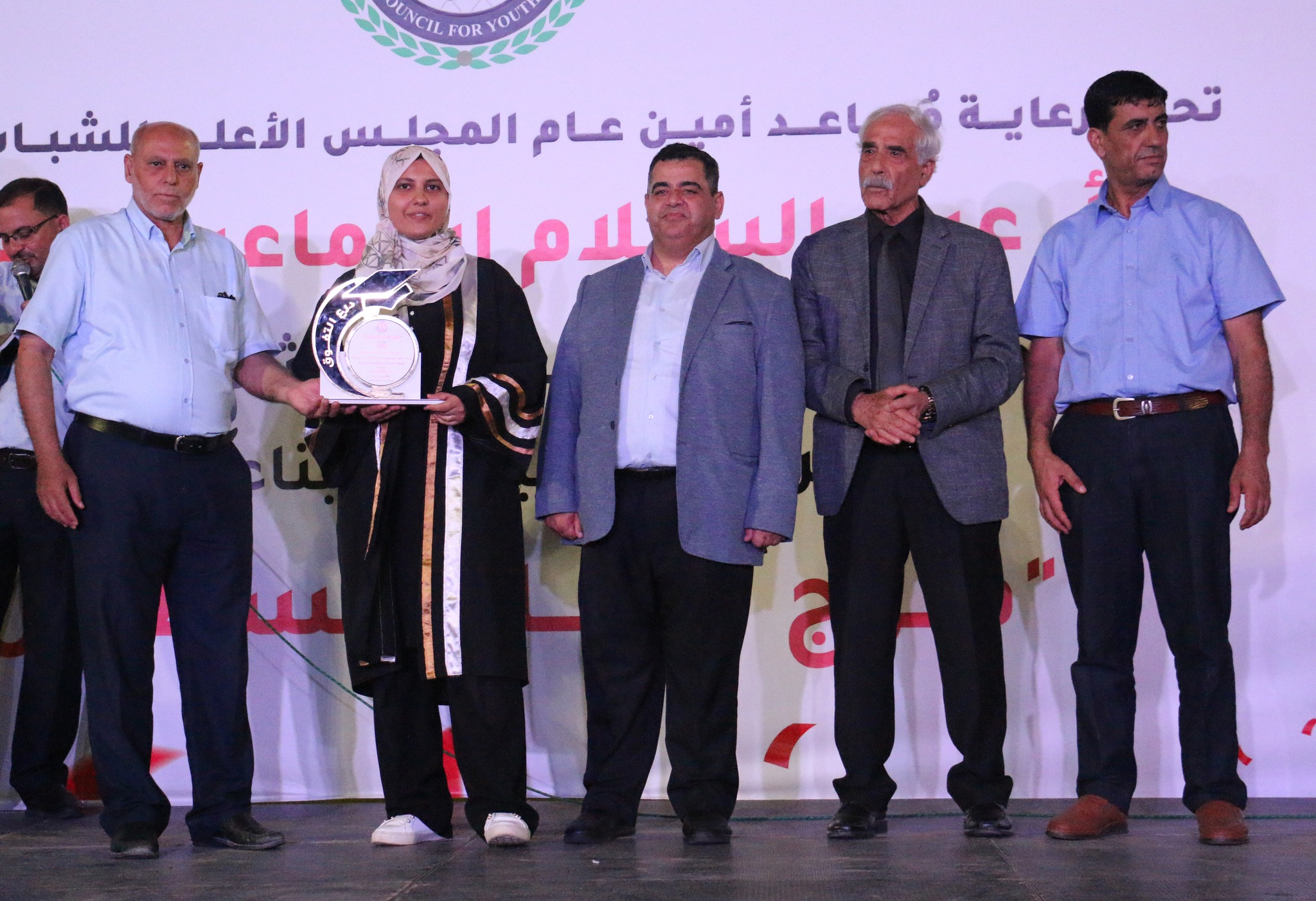 حفل تكريم 250 من المتفوقين من الرياضيين وأبناءهم في الثانوية العامة " فوج أقمار فلسطين " | 