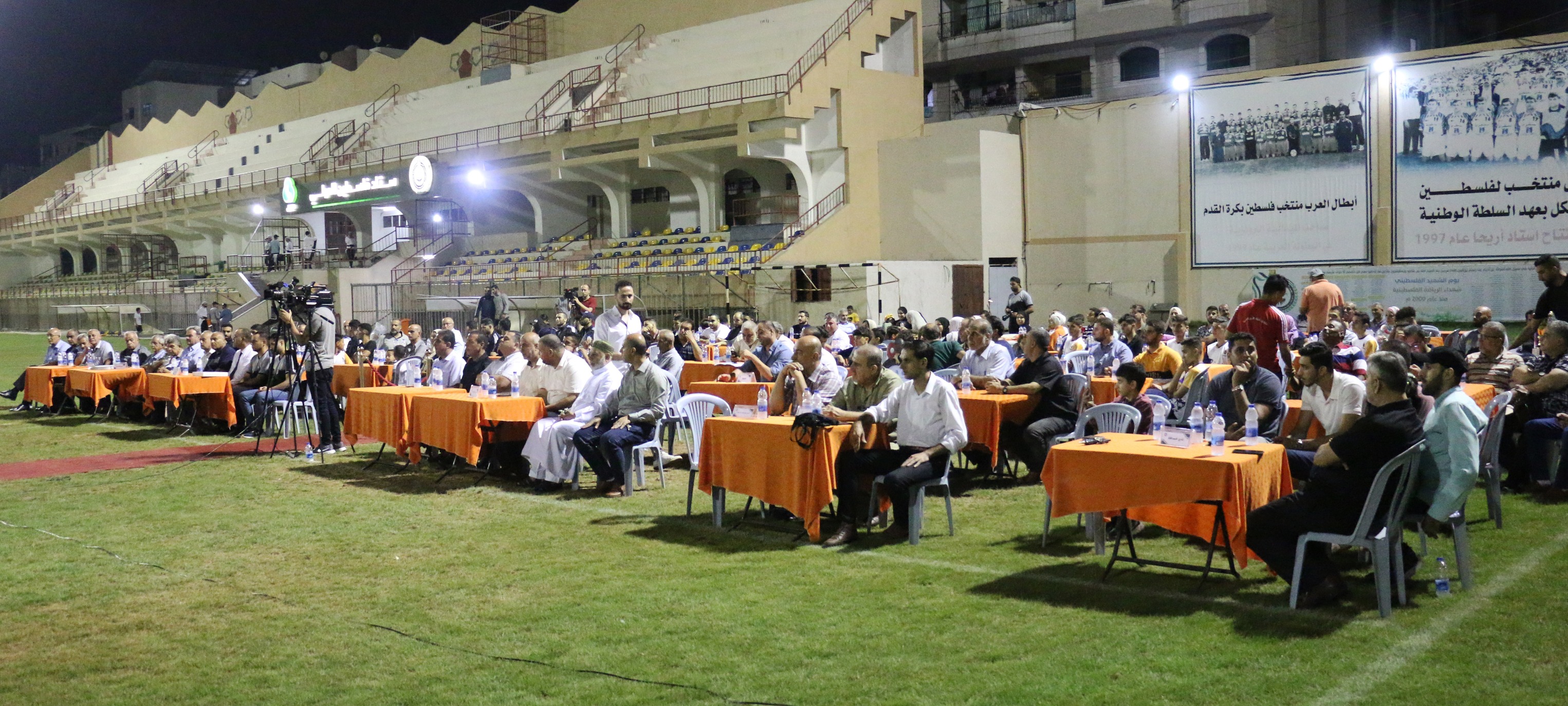 "هنية" يكرم أبطال كرة الطاولة والطائرة وأكاديمية تشامبيونز | 