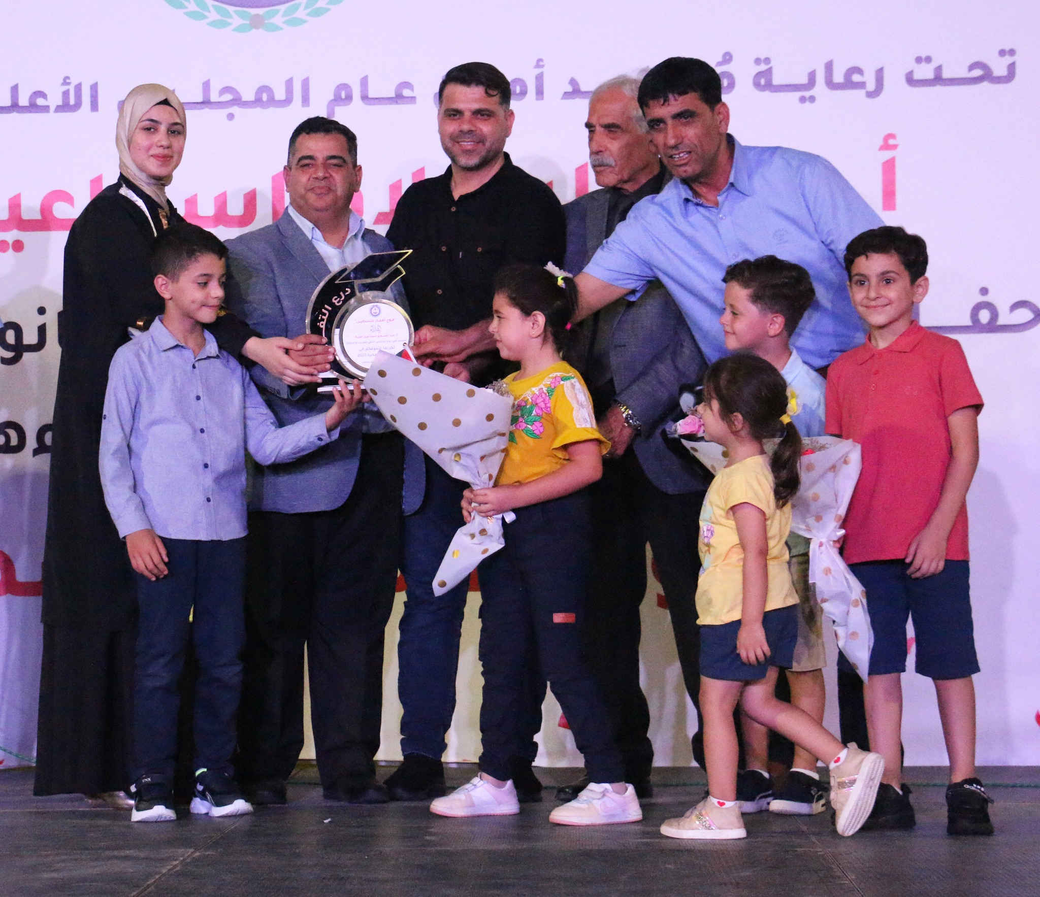 حفل تكريم 250 من المتفوقين من الرياضيين وأبناءهم في الثانوية العامة " فوج أقمار فلسطين " | 