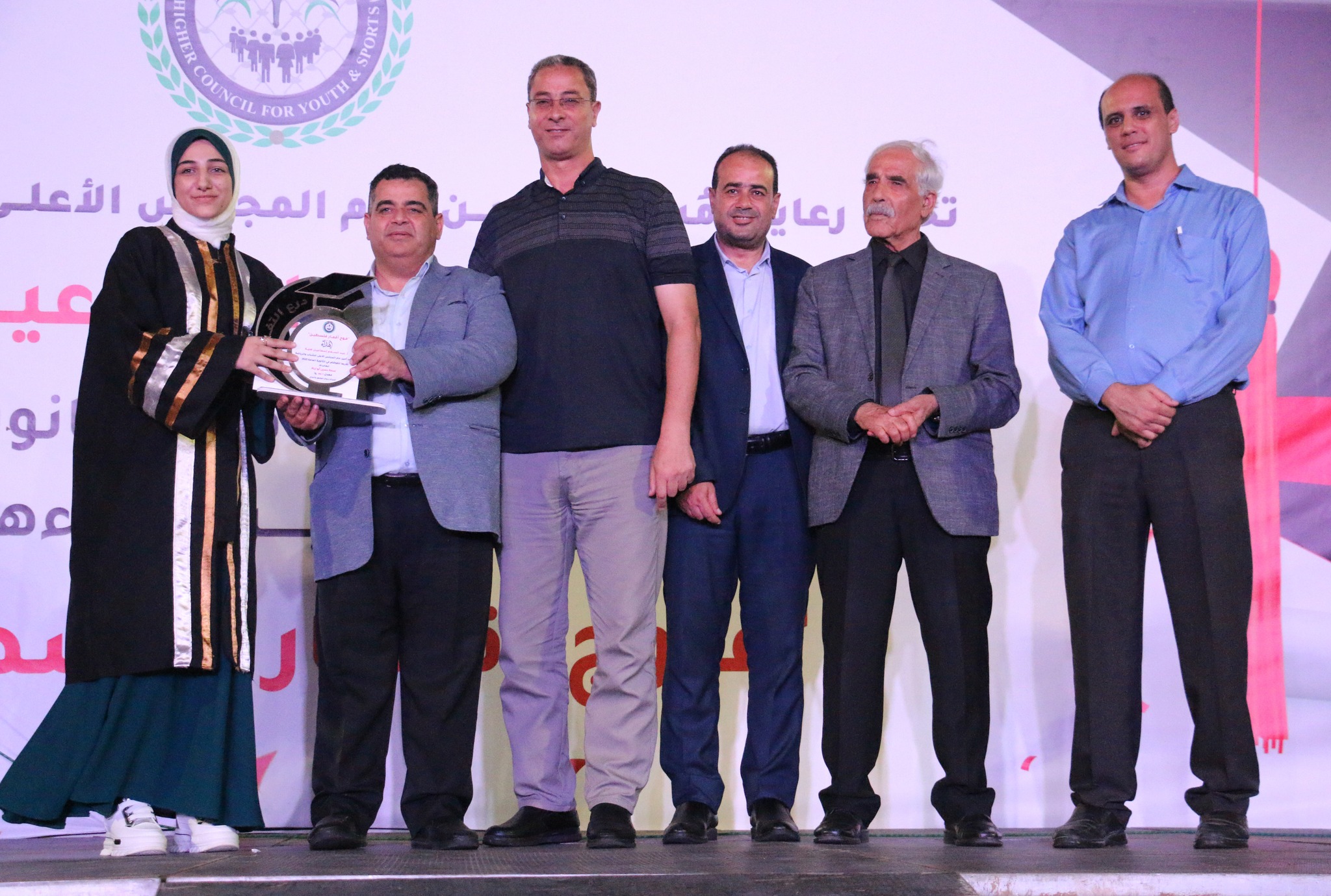 حفل تكريم 250 من المتفوقين من الرياضيين وأبناءهم في الثانوية العامة " فوج أقمار فلسطين " | 