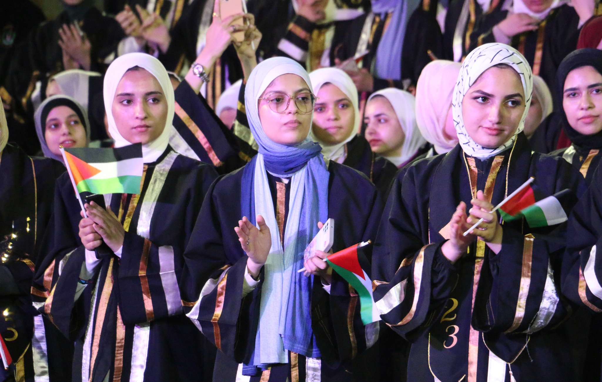 حفل تكريم 250 من المتفوقين من الرياضيين وأبناءهم في الثانوية العامة " فوج أقمار فلسطين " | 